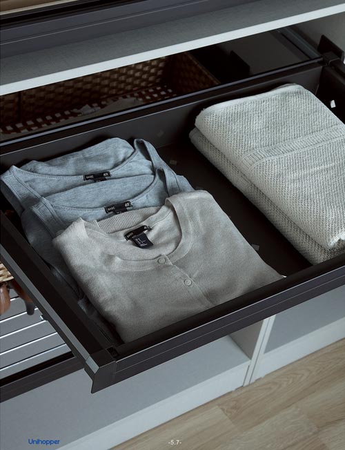 FLAT AND SHALLOW BOARD TYPE STORAGE BASKET